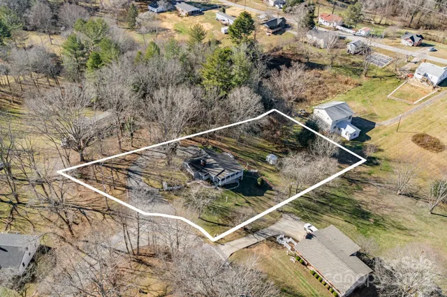 $379,900 | 106 Pressley Road, Canton, NC 28716