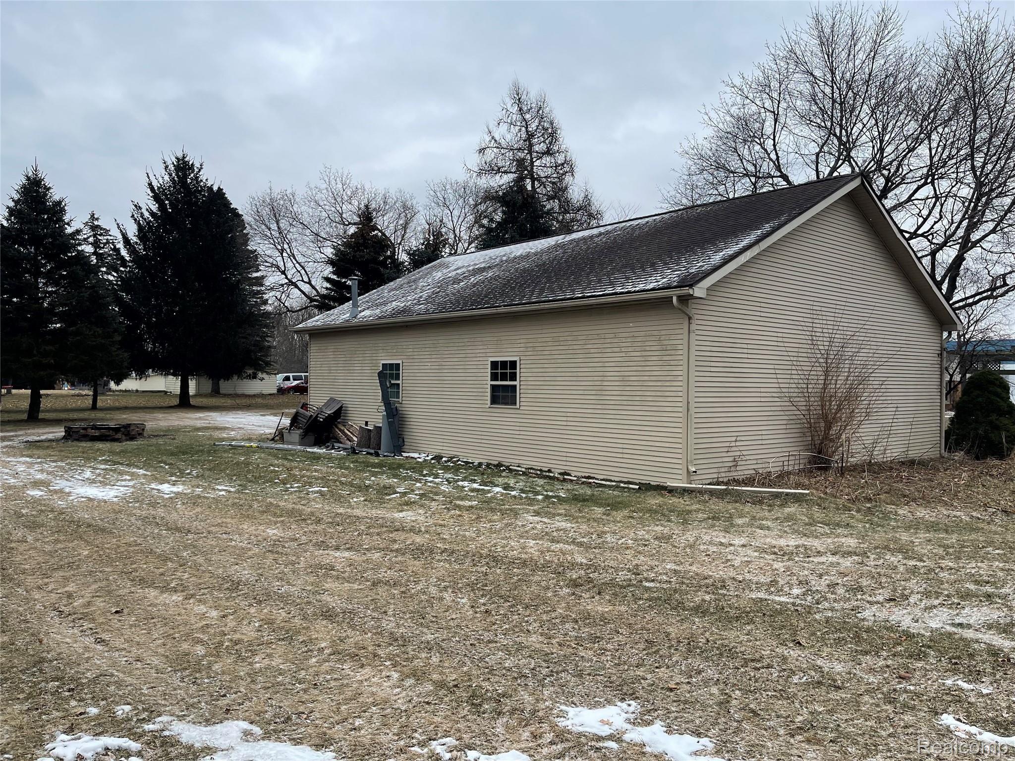6025 Sibley Road Chelsea, MI 48118 - Photo 37 of 38 IMG-5833.jpg