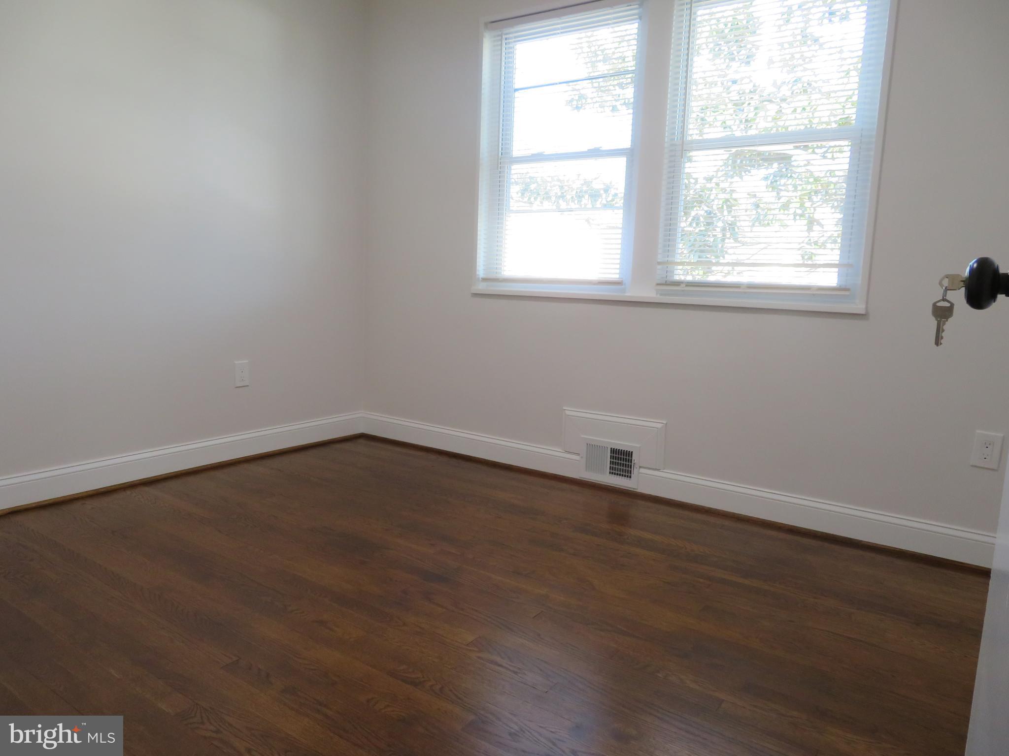 1325 Ray Road Hyattsville, MD 20782 - Photo 12 of 55 UPPER LEVEL 2-BEDROOM