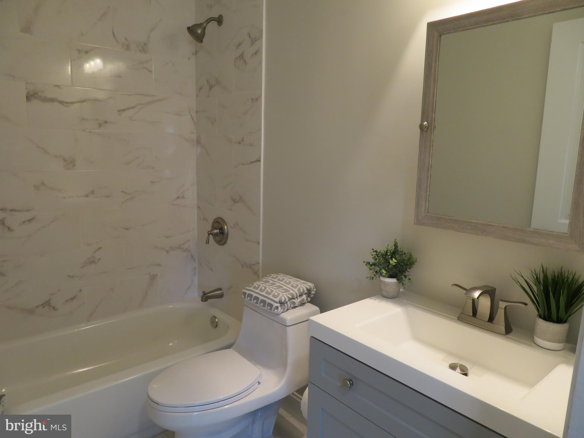 1325 Ray Road Hyattsville, MD 20782 - Photo 15 of 55 UPPER LEVEL MAIN BATHROOM