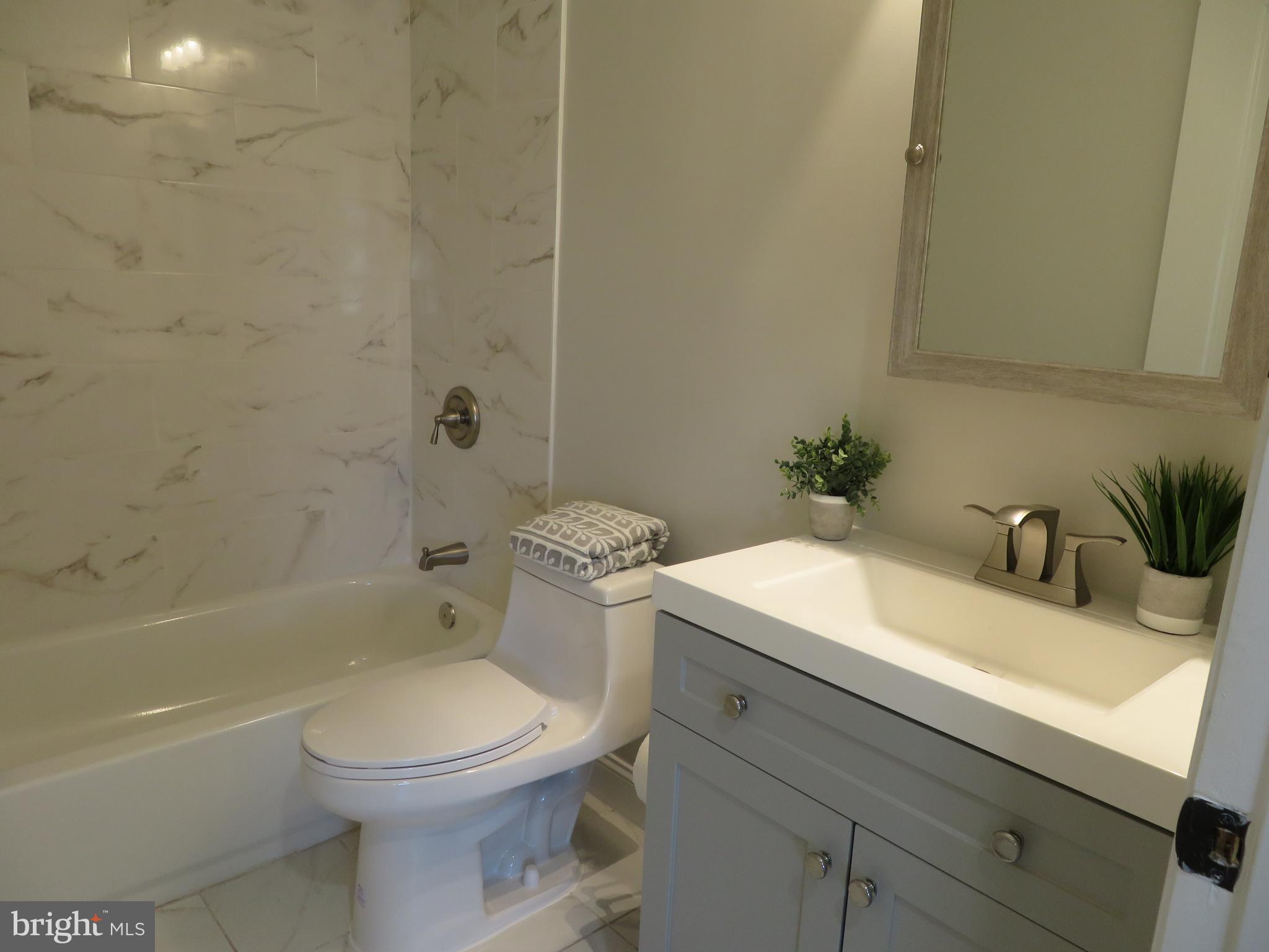 1325 Ray Road Hyattsville, MD 20782 - Photo 16 of 55 UPPER LEVEL MAIN BATHROOM
