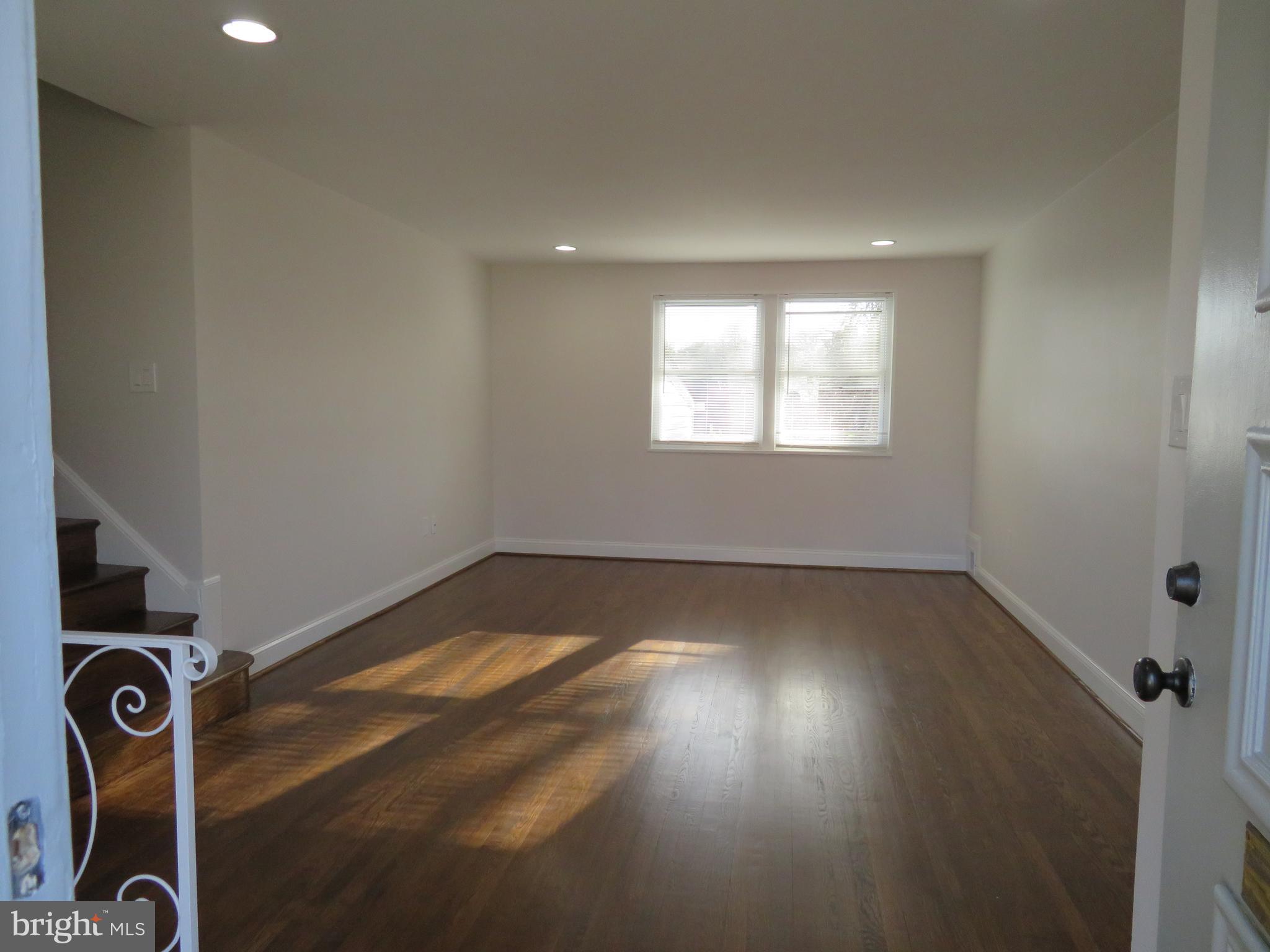 1325 Ray Road Hyattsville, MD 20782 - Photo 7 of 55 MAIN ENTRANCE LIVING ROOM