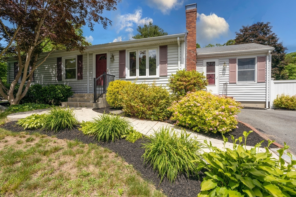29 Beagle Club Road Attleboro, MA 02703 - Photo 1 of 26 Gallery Image 1