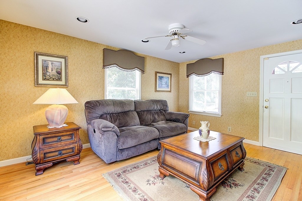 29 Beagle Club Road Attleboro, MA 02703 - Photo 3 of 26 Gallery Image 3