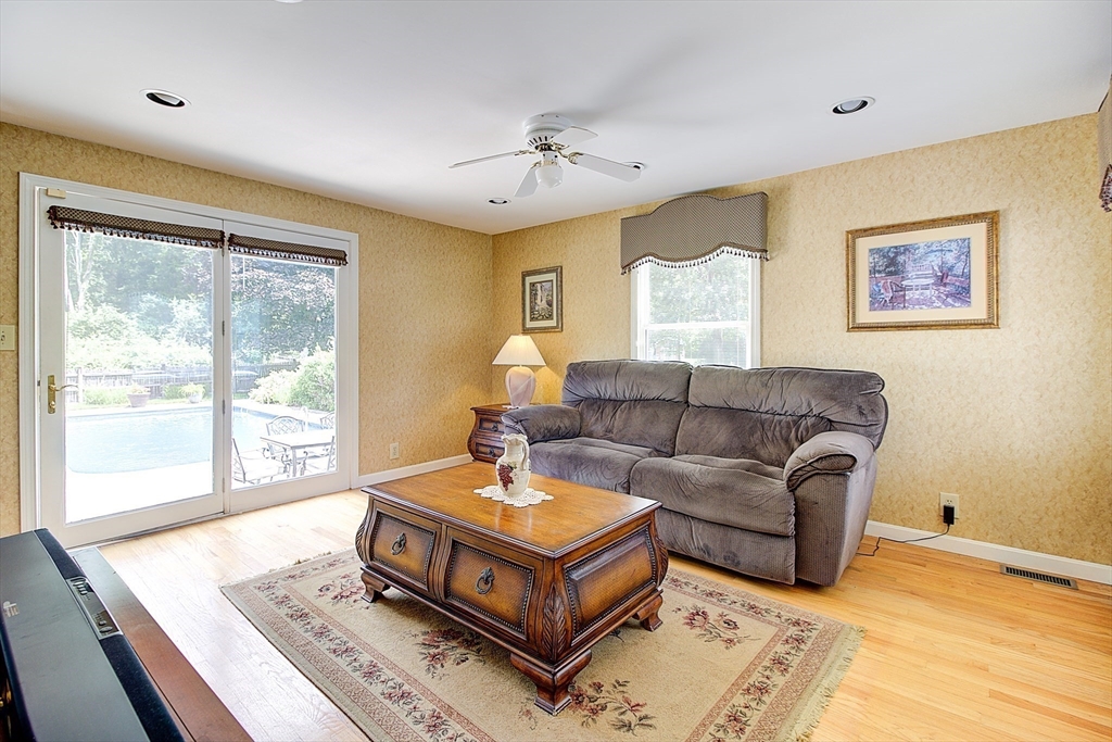 29 Beagle Club Road Attleboro, MA 02703 - Photo 4 of 26 Gallery Image 4