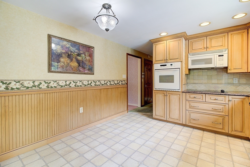 29 Beagle Club Road Attleboro, MA 02703 - Photo 8 of 26 Gallery Image 8