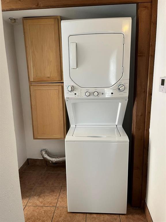 640 Harbor Drive Azle, TX 76020 - Photo 22 of 33 a utility room with dryer and washer
