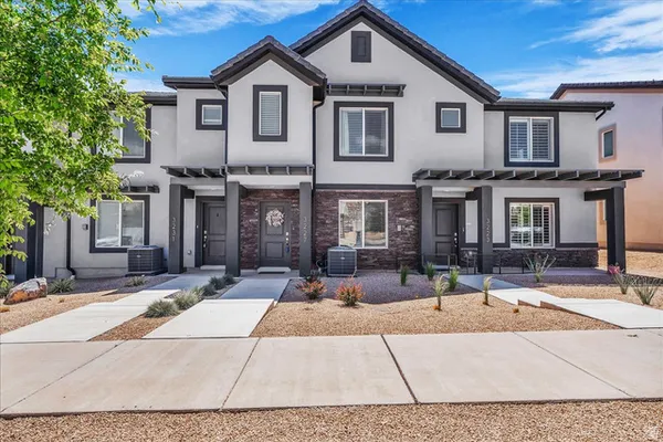$329,900 | 3227 East Elkhorn Lane, Washington, UT 84780