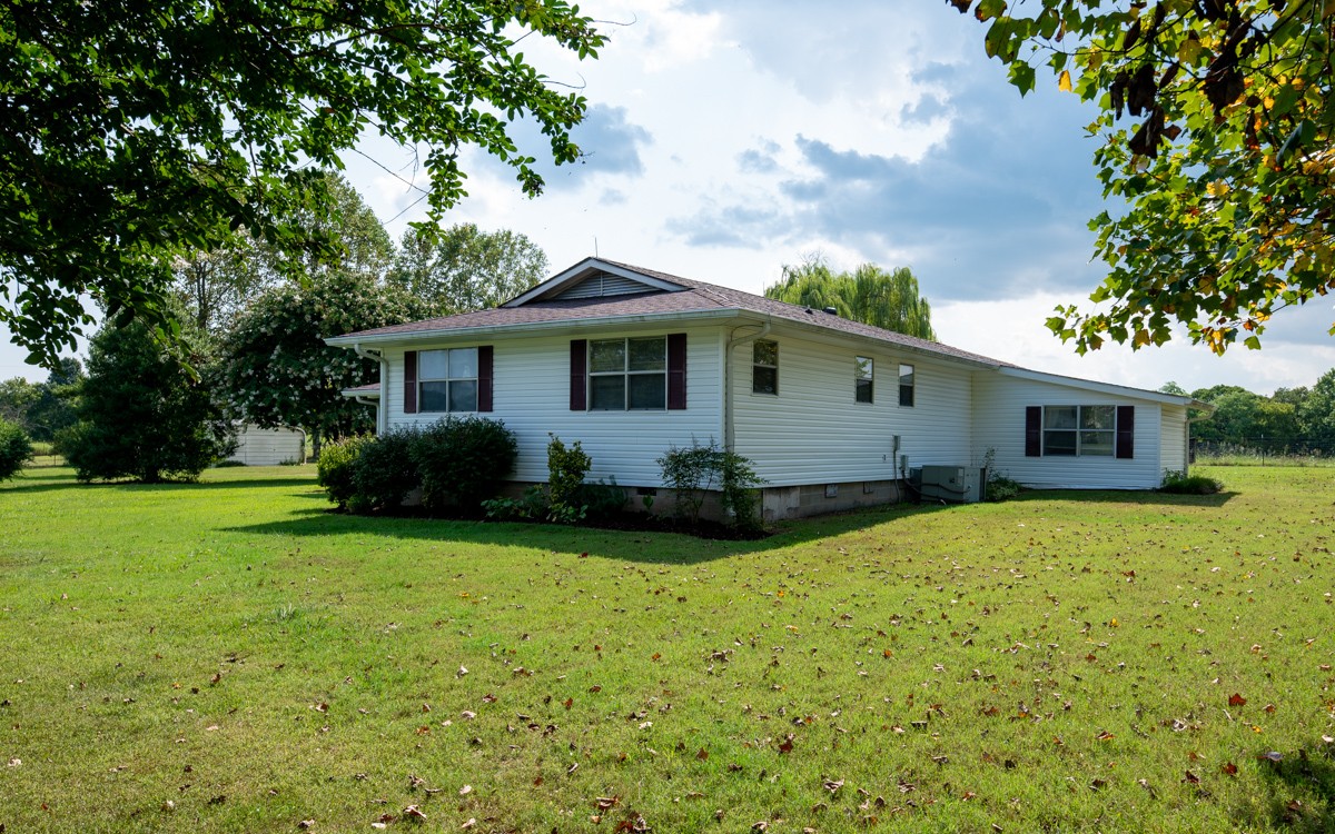 3945 Mitchell Road Lebanon, TN 37087 - Photo 11 of 41 a front view of house with yard and green space
