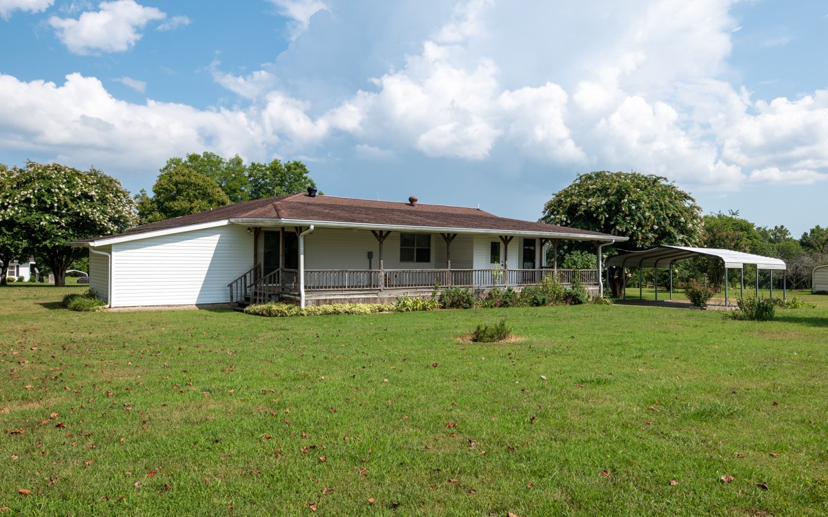 3945 Mitchell Road Lebanon, TN 37087 - Photo 6 of 41 a front view of a house with a garden