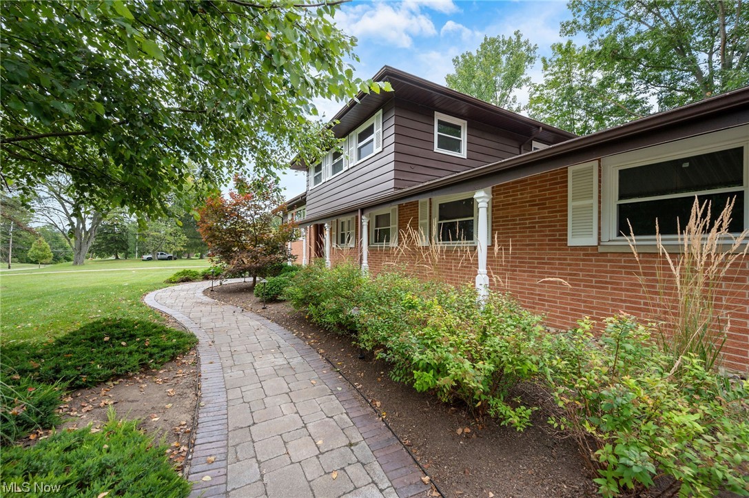 37120 Bainbridge Road Solon, OH 44139 - Photo 2 of 35 Gallery Image 2