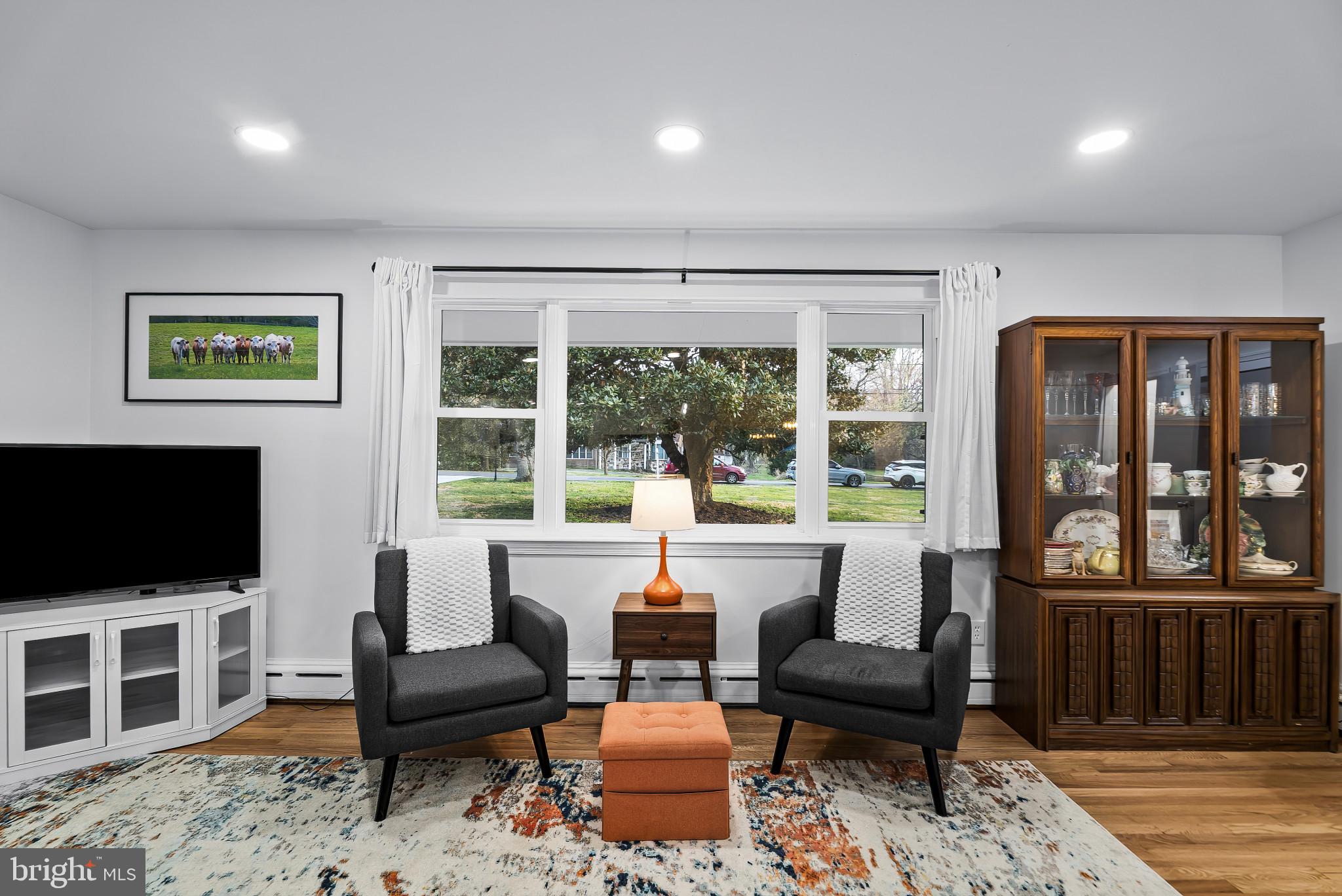 512 Quaint Acres Drive Silver Spring, MD 20904 - Photo 10 of 46 Living room