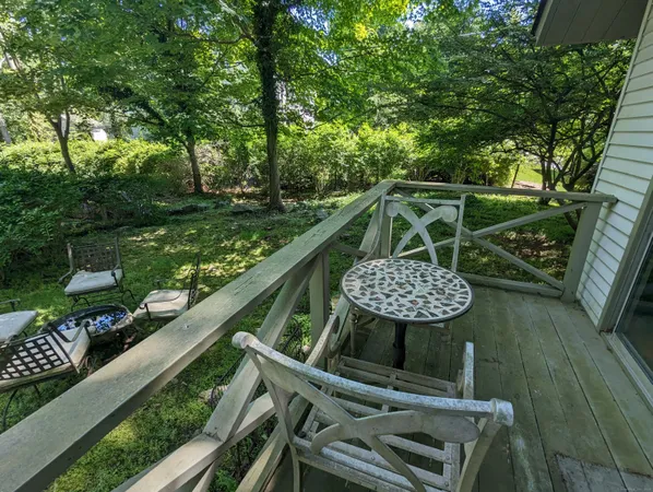 $3,250 | 3 Wild Rose Lane, Unit COTTAGE, Darien, CT 06820
