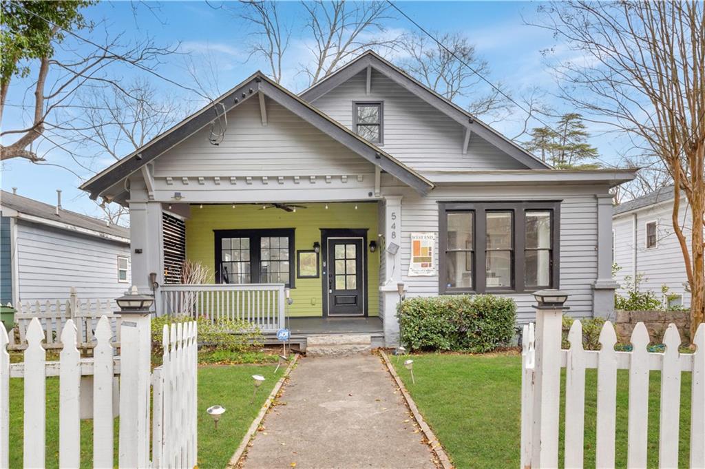 548 Holderness Street Southwest Atlanta, GA 30310 - Photo 2 of 32