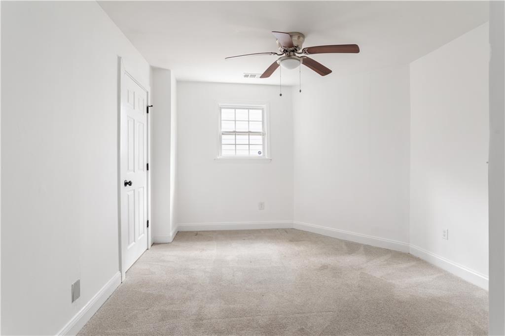 548 Holderness Street Southwest Atlanta, GA 30310 - Photo 21 of 32