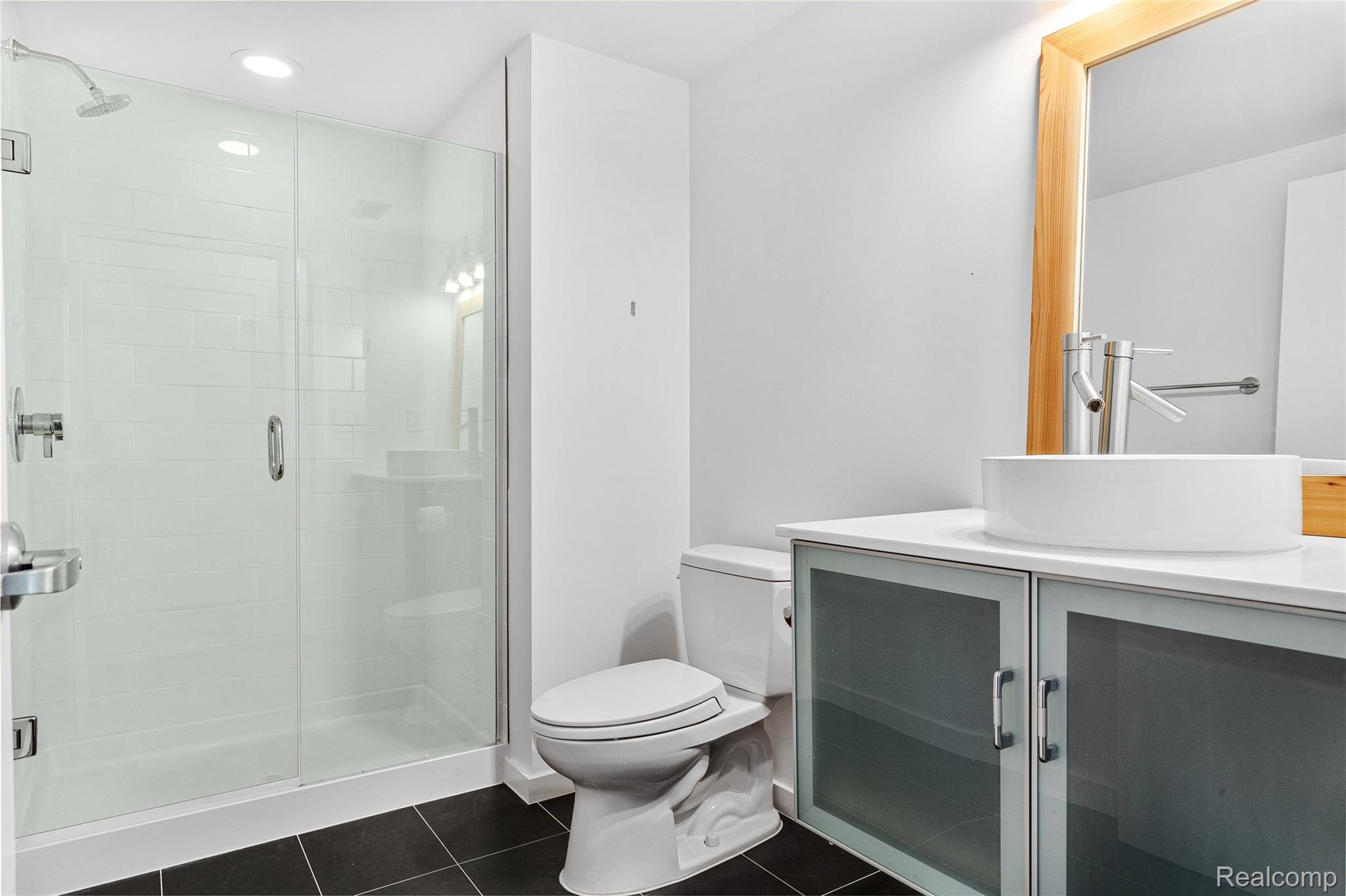211 East 9 Mile Road, Unit 312 Ferndale, MI 48220 - Photo 13 of 21 211E9Mile_u312-0010.jpg