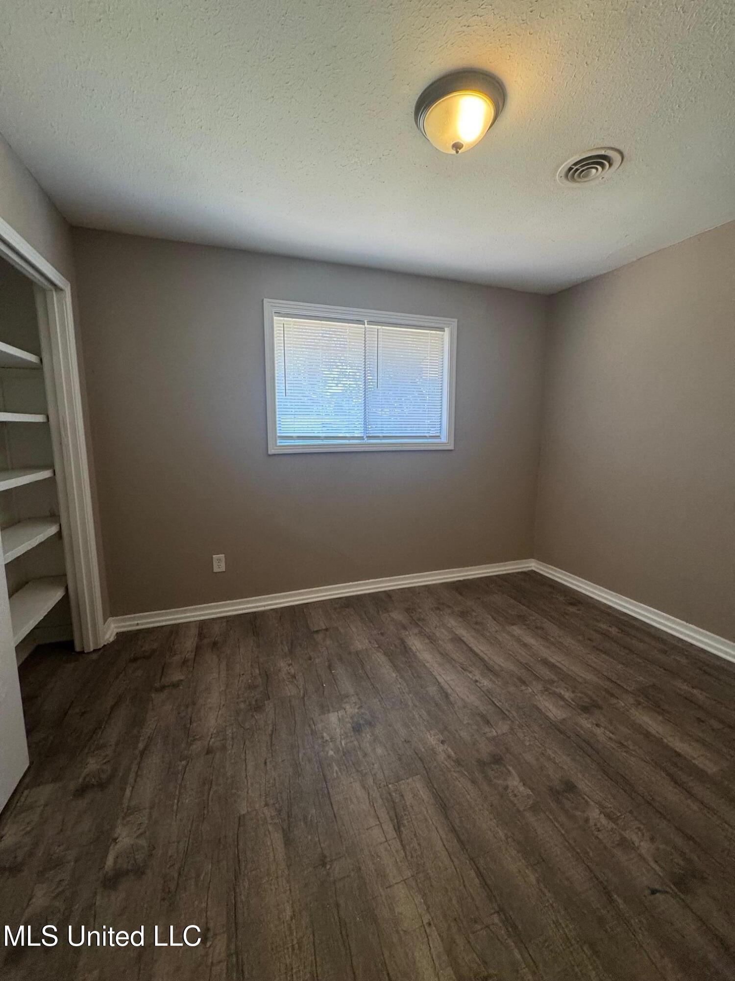 227 Queen Anne Lane Jackson, MS 39209 - Photo 9 of 15 IMG_5742