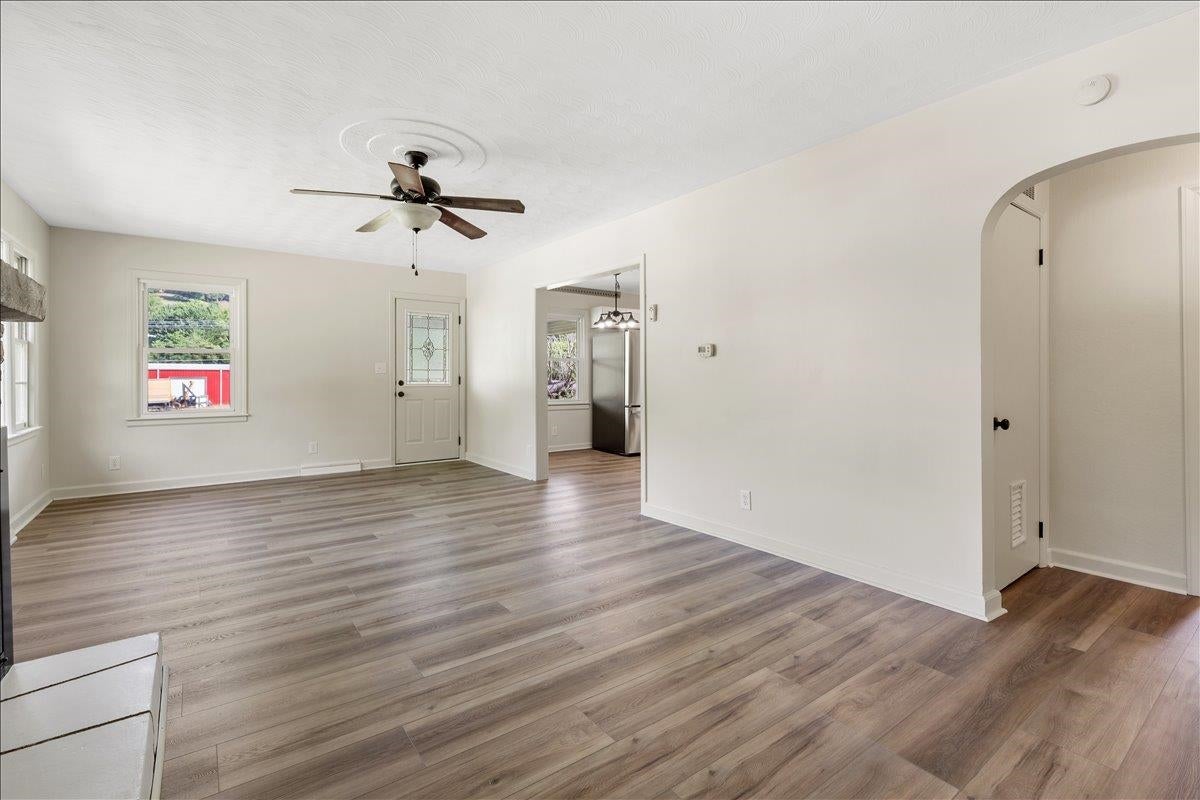 121 Spring Street Narrows, VA 24124 - Photo 7 of 54 Gallery Image 7