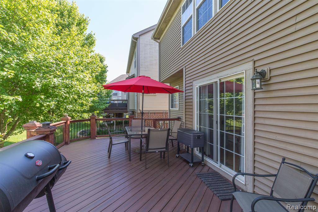 27380 Victoria Road Novi, MI 48374 - Photo 38 of 42