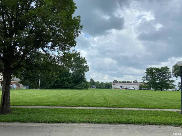 $25,000 | Lot 12 Cross Creek Boulevard, Salem, IL 62881