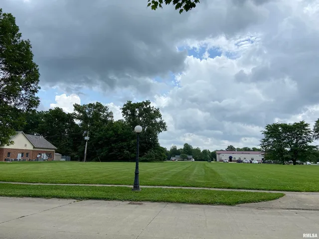 $25,000 | Lot 12 Cross Creek Boulevard, Salem, IL 62881