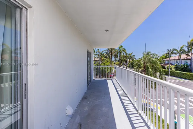 $2,200 | 3527 Northeast 168th Street, Unit 309, North Miami Beach, FL 33160