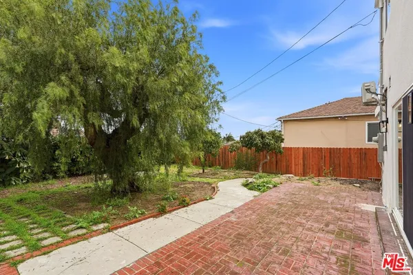 $6,299 | 5452 Harcross Drive, Los Angeles, CA 90043
