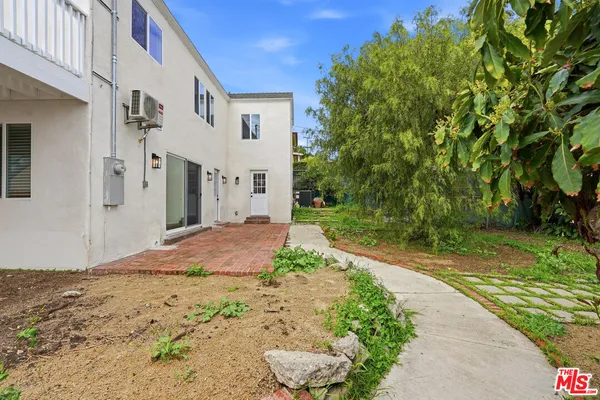 $6,299 | 5452 Harcross Drive, Los Angeles, CA 90043