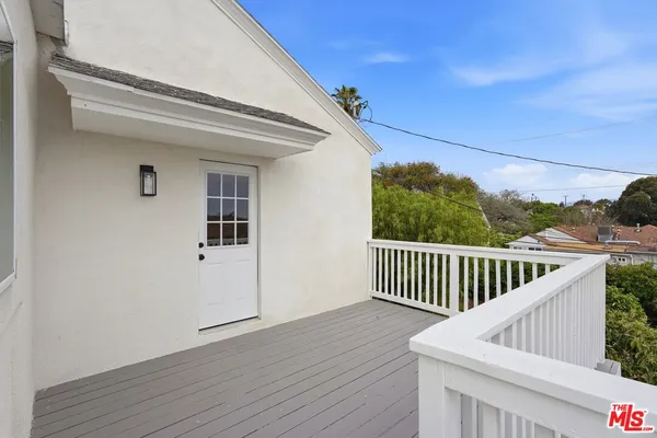 $6,299 | 5452 Harcross Drive, Los Angeles, CA 90043