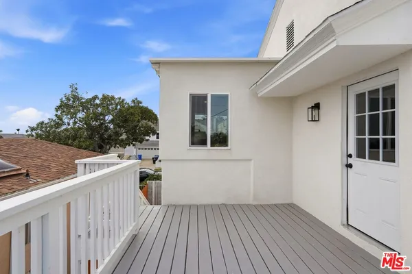 $6,299 | 5452 Harcross Drive, Los Angeles, CA 90043