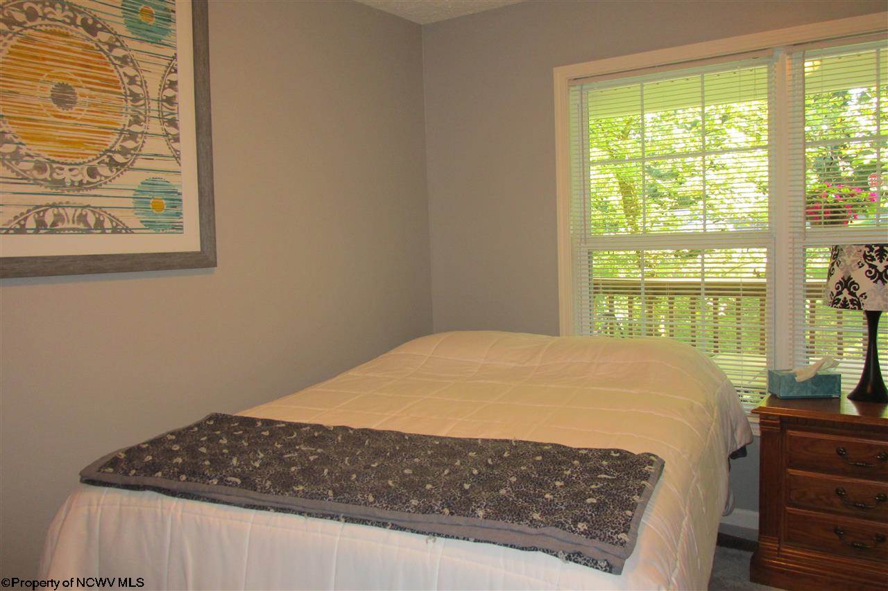 1 Club Crest Road Fairmont, WV 26554 - Photo 4 of 20 Gallery Image 4