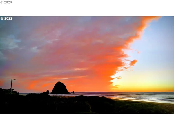 $1,779,900 | 163 West 1st Street, Cannon Beach, OR 97110