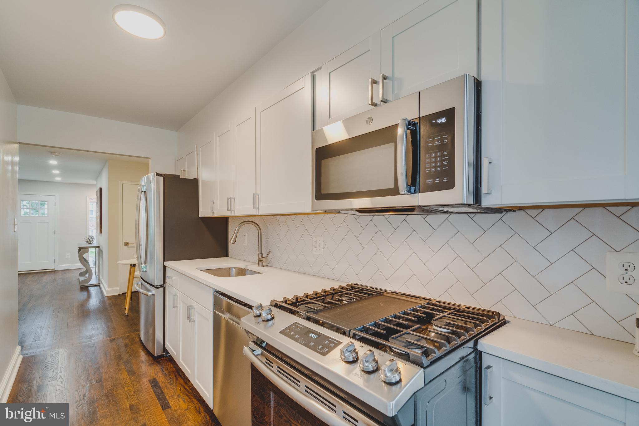 422 Burbank Street Southeast Washington, DC 20019 - Photo 10 of 29 Upgraded stainless steel appliances