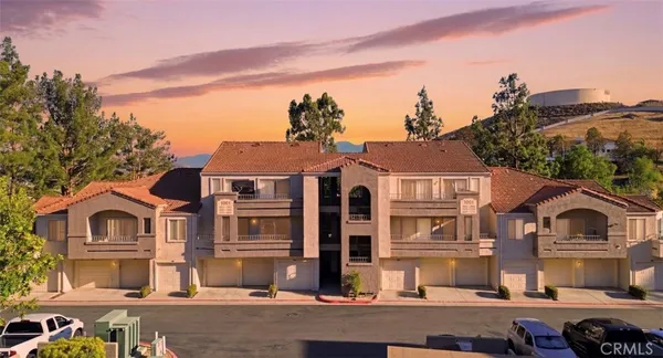 $425,000 | 1001 La Terraza Circle, Unit 203, Corona, CA 92879