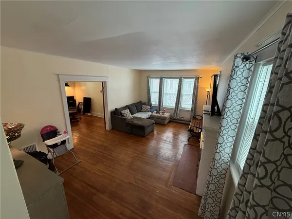 $189,900 | 19 Rose Place, Utica, NY 13502