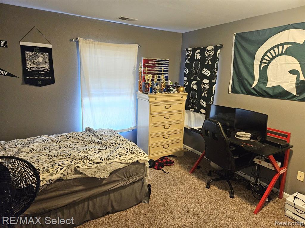 12331 St Andrews Way Fenton, MI 48430 - Photo 12 of 13 Gallery Image 12