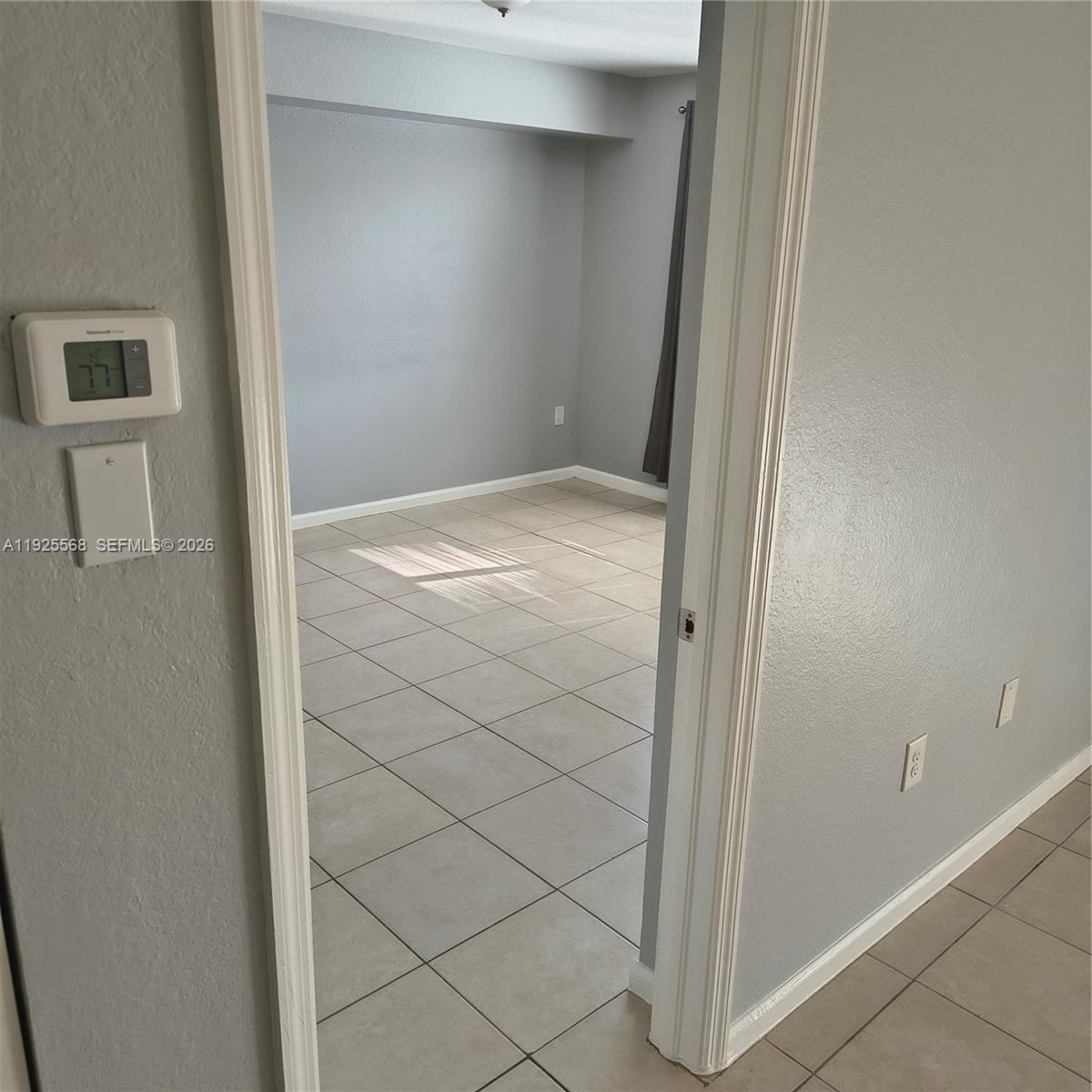 15440 Southwest 284th Street, Unit 5303 Homestead, FL 33033 - Photo 5 of 18 a bathroom with a sink