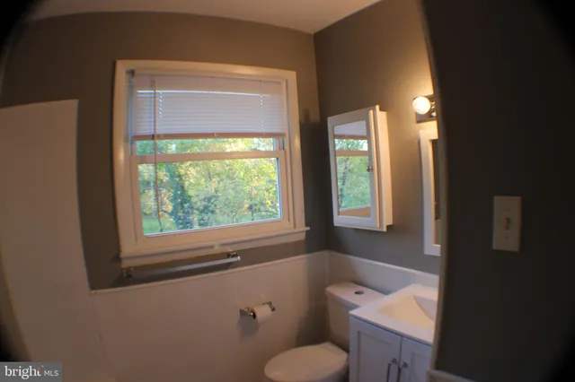 $1,600 | 5474 Mulberry Street, Stephens City, VA 22655