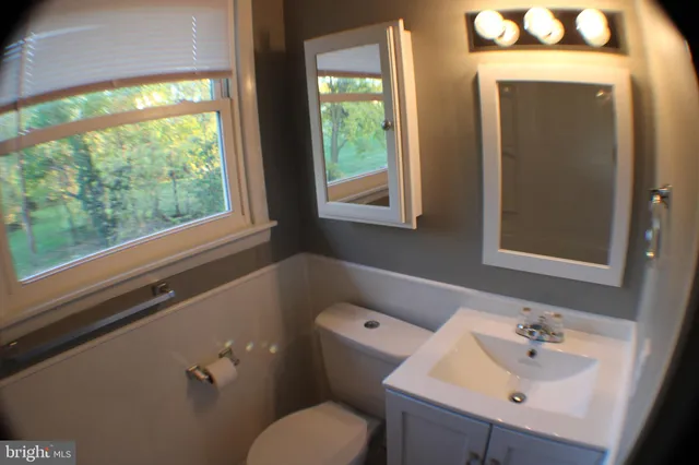 $1,600 | 5474 Mulberry Street, Stephens City, VA 22655