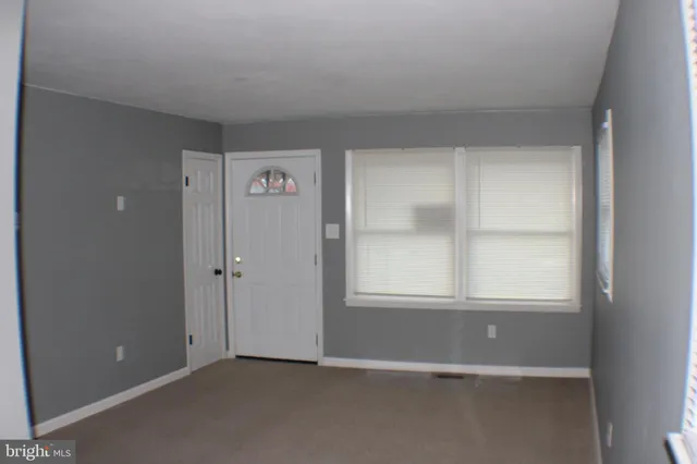 $1,600 | 5474 Mulberry Street, Stephens City, VA 22655