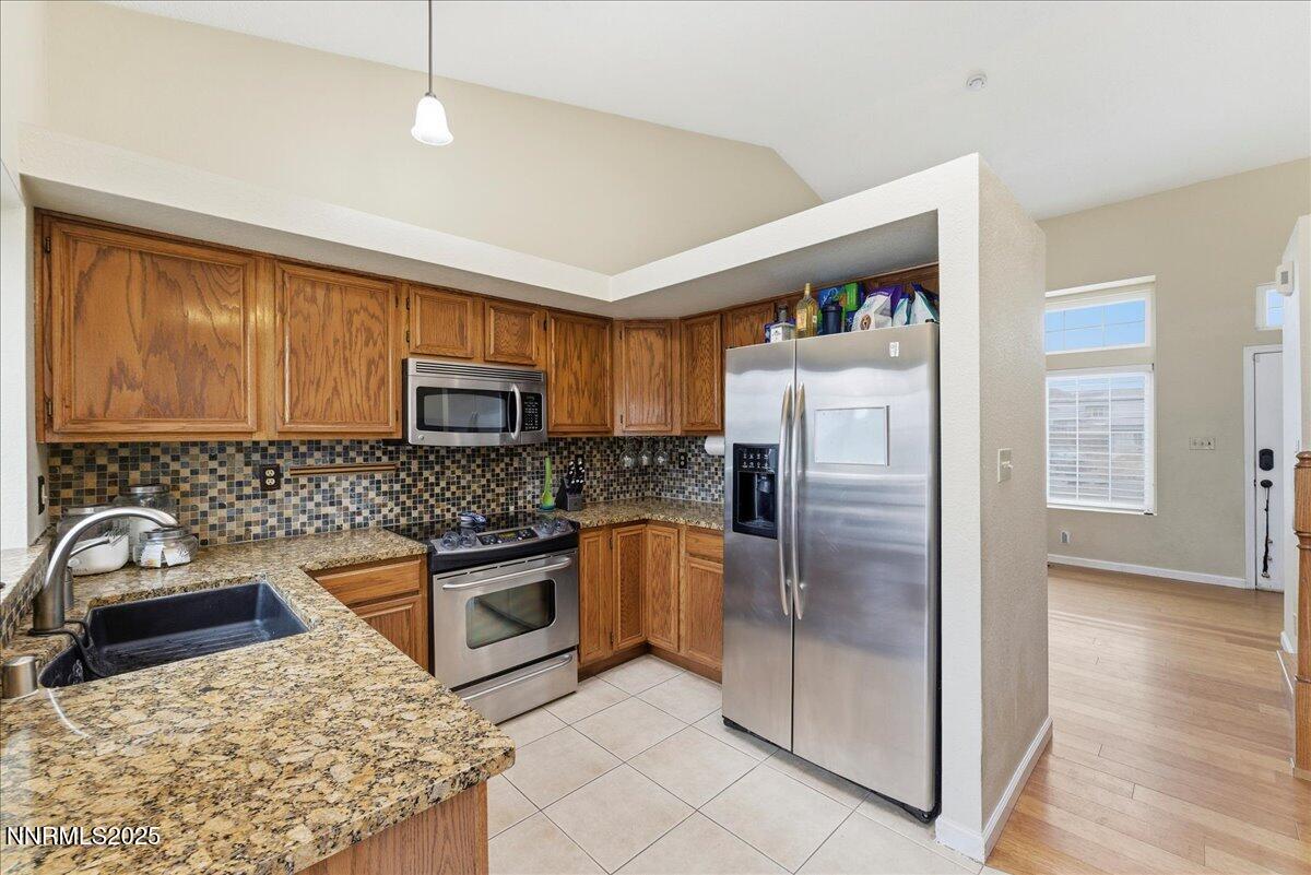 35 Roxy Court Sparks, NV 89436 - Photo 2 of 14 08-35 Roxy Court Sparks NV 89436 (8 of 3