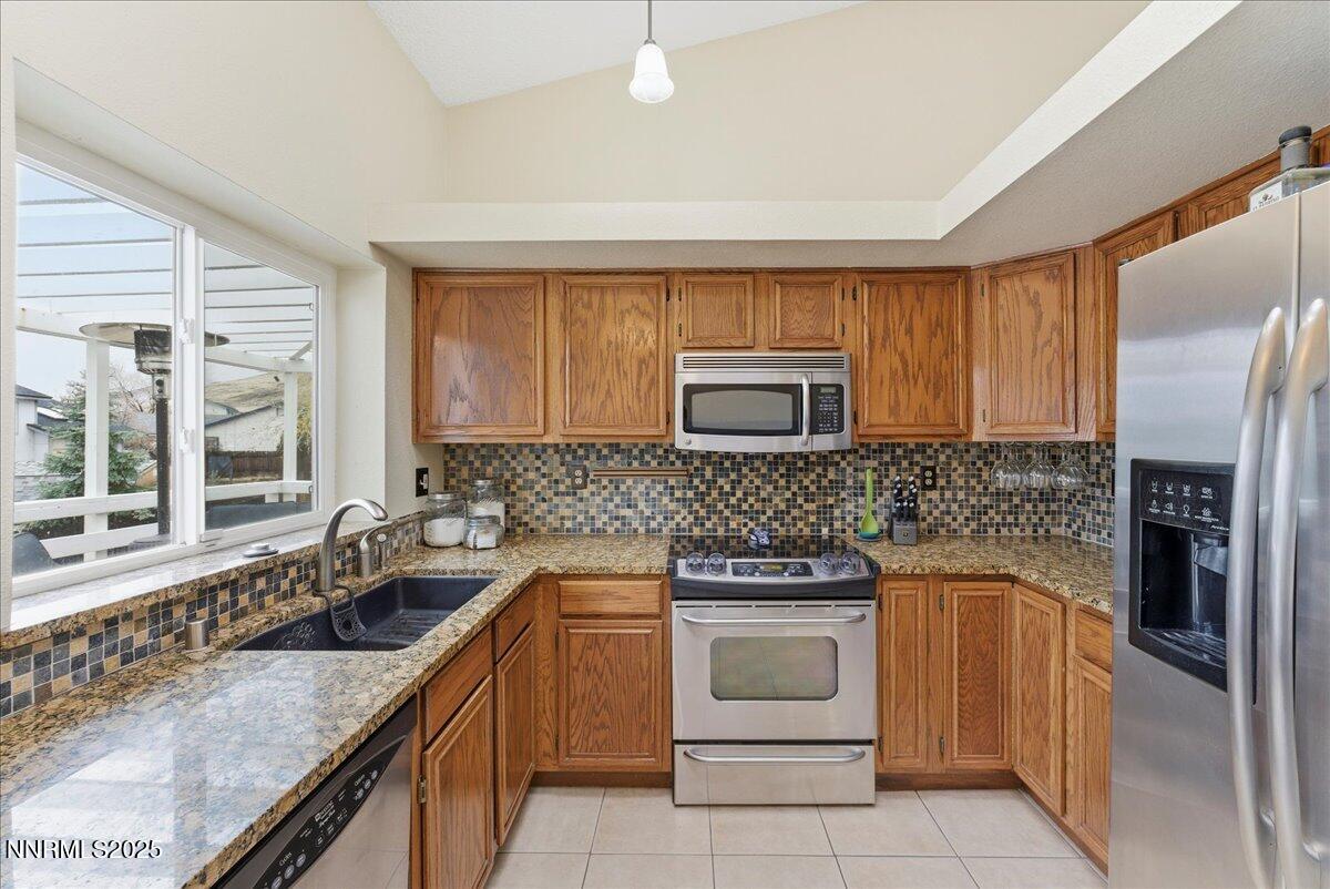 35 Roxy Court Sparks, NV 89436 - Photo 3 of 14 10-35 Roxy Court Sparks NV 89436 (10 of