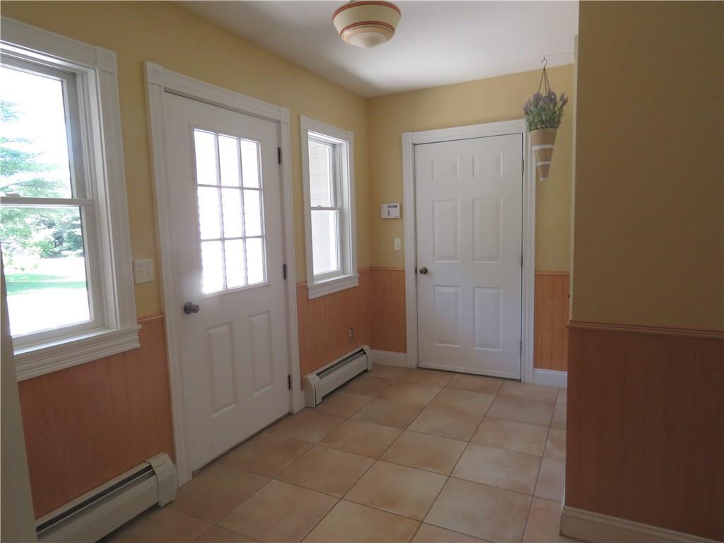 1115 Middle Road Warren, ME 04864 - Photo 6 of 35 Entry