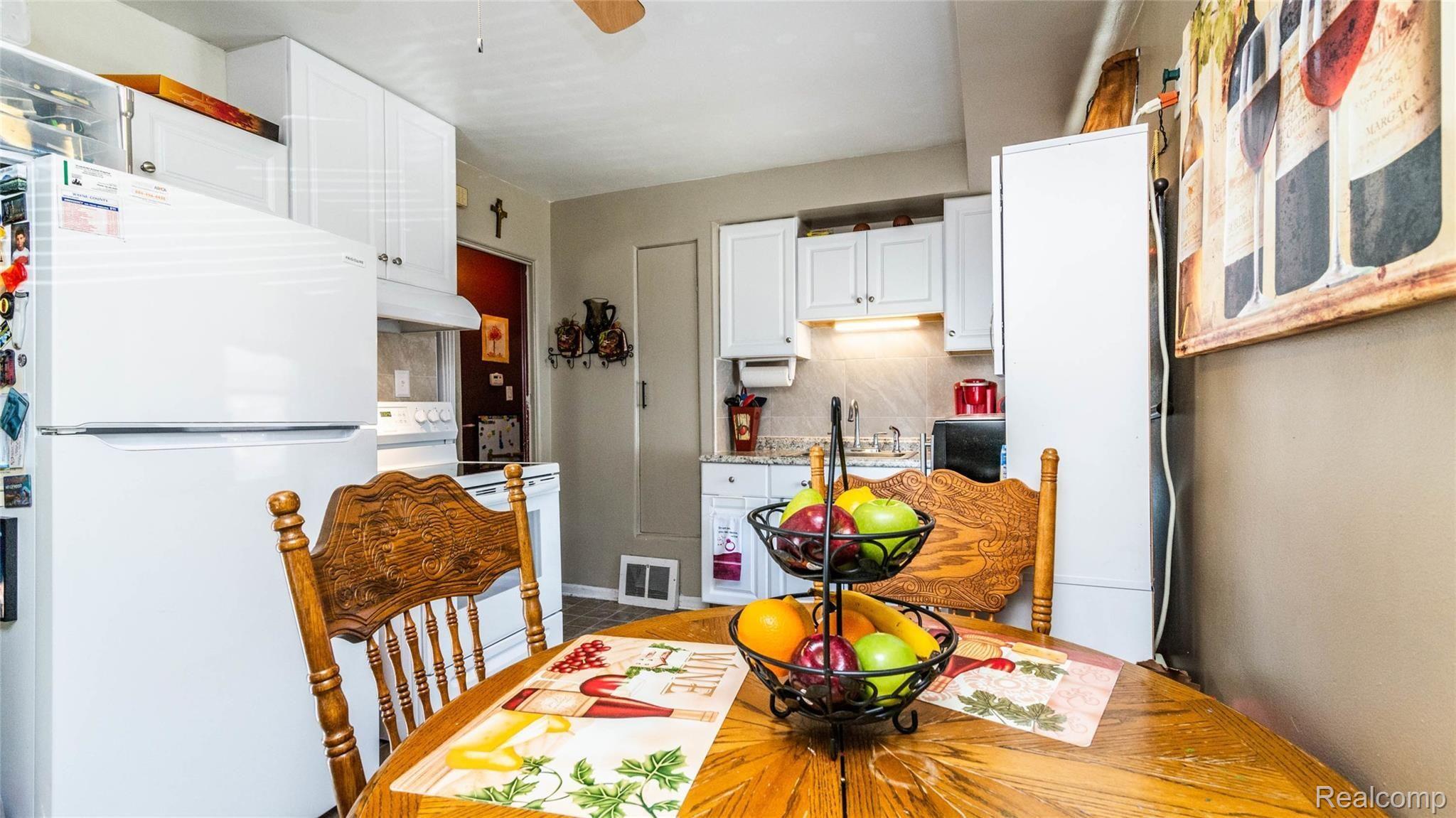 17525 Reno Street Riverview, MI 48193 - Photo 14 of 25 00__7.jpg