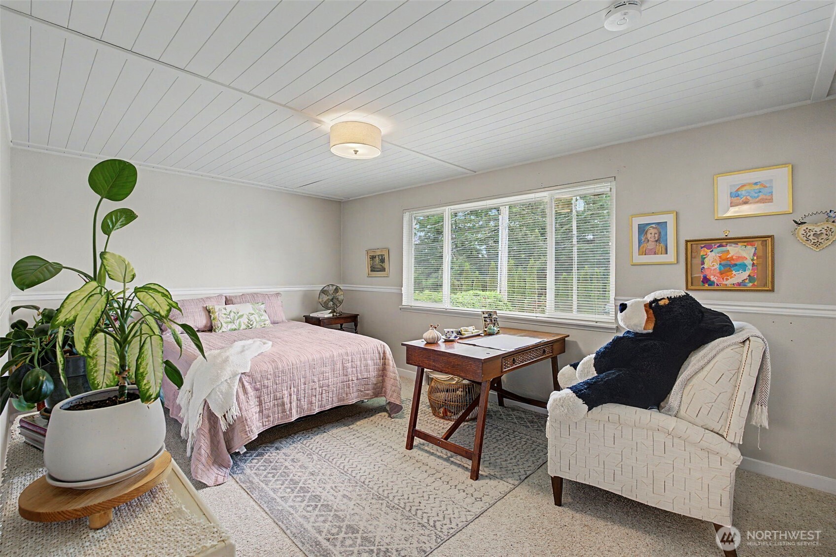1611 Ham Hill Road Centralia, WA 98531 - Photo 15 of 40 a living room with furniture and a window
