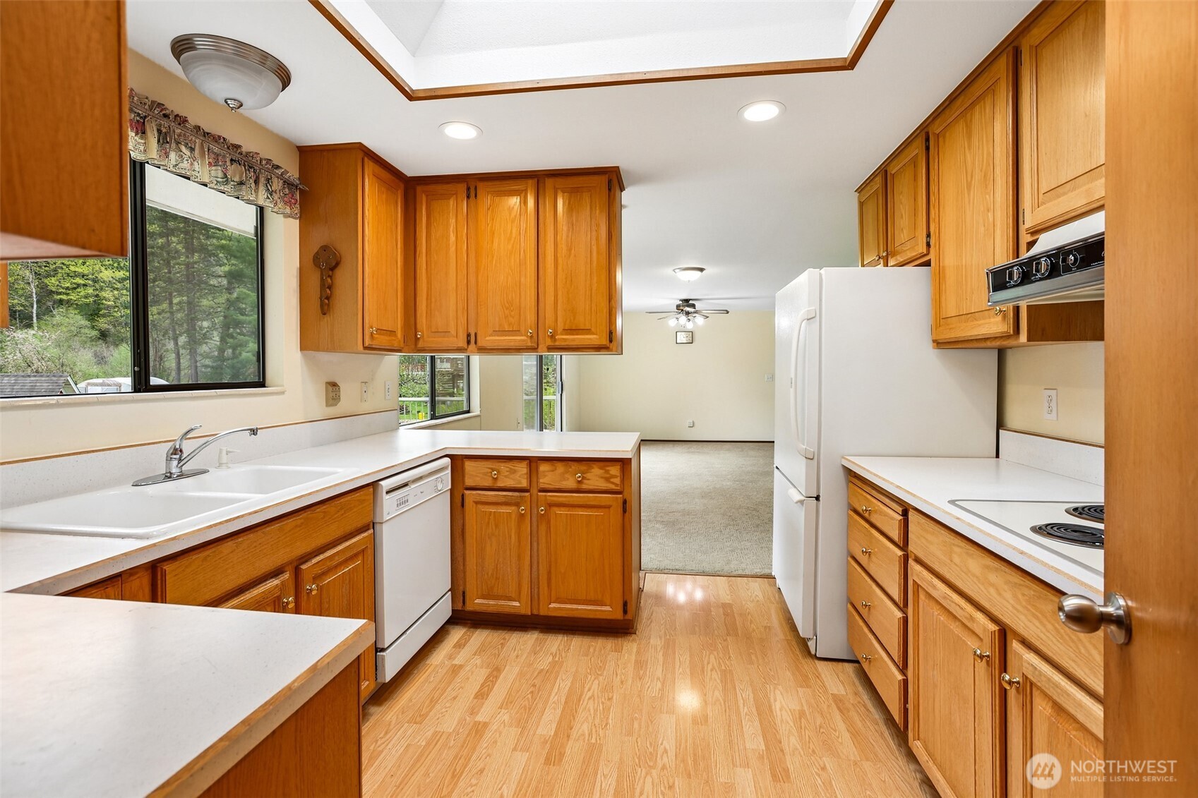 620 Southeast Kramer Place Issaquah, WA 98027 - Photo 7 of 33