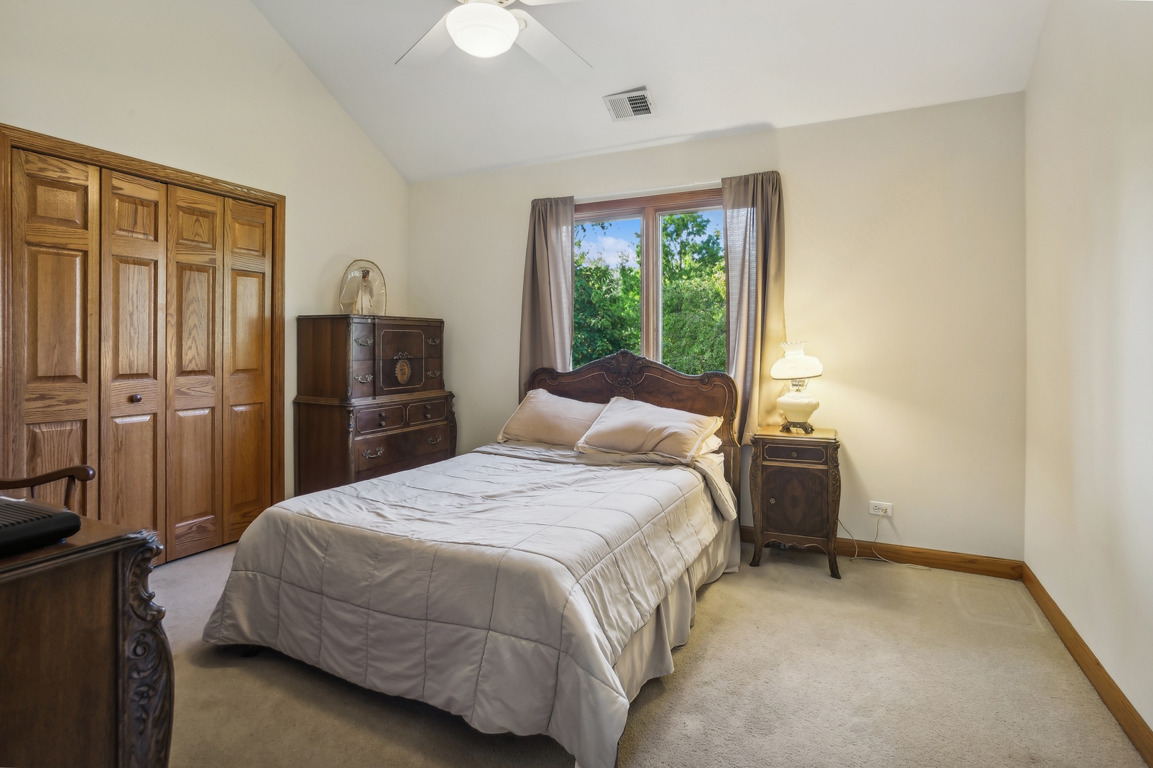 210 Valley Road Roselle, IL 60172 - Photo 16 of 34 Gallery Image 16