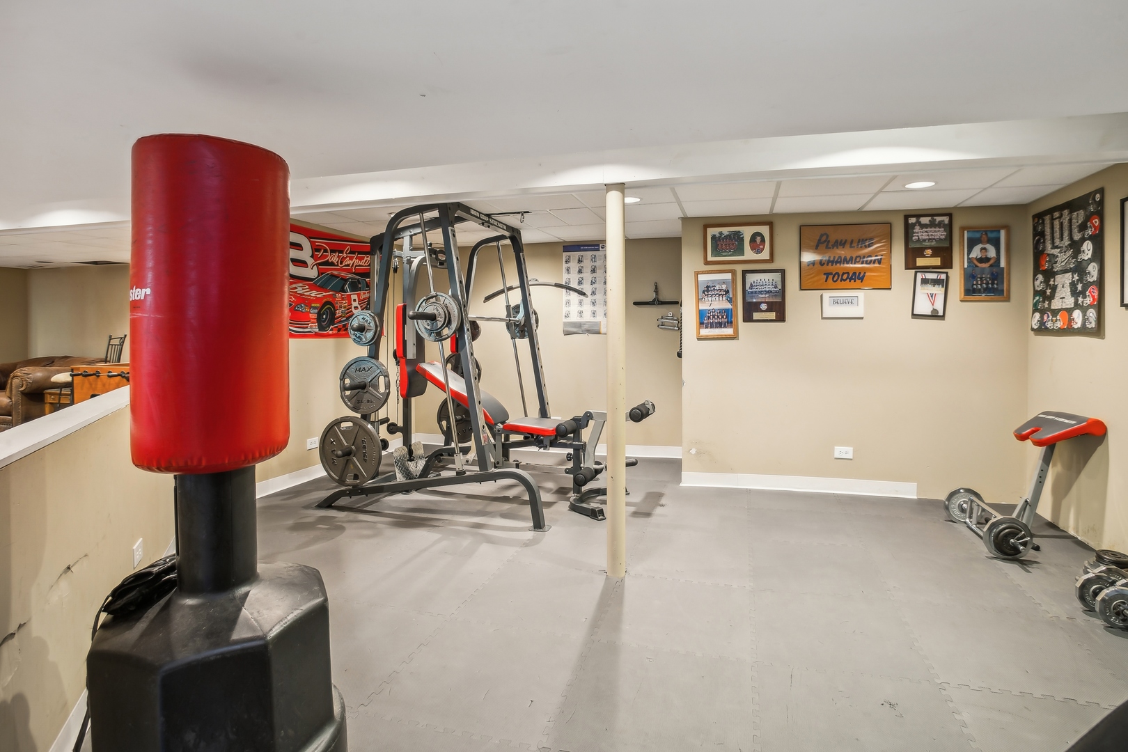 210 Valley Road Roselle, IL 60172 - Photo 23 of 34 Gallery Image 23