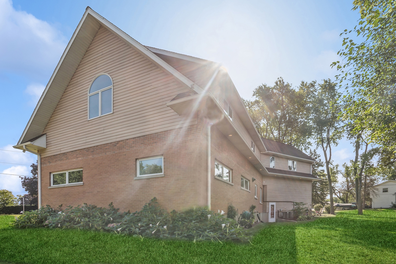 210 Valley Road Roselle, IL 60172 - Photo 26 of 34 Gallery Image 26