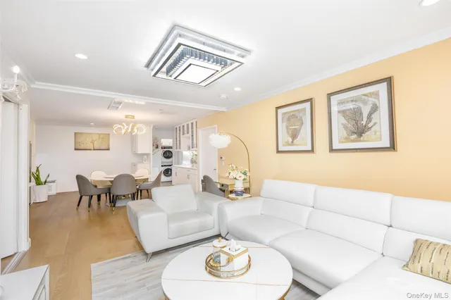 $899,000 | 136-20 Booth Memorial Avenue, Unit 2A | Queensboro Hill